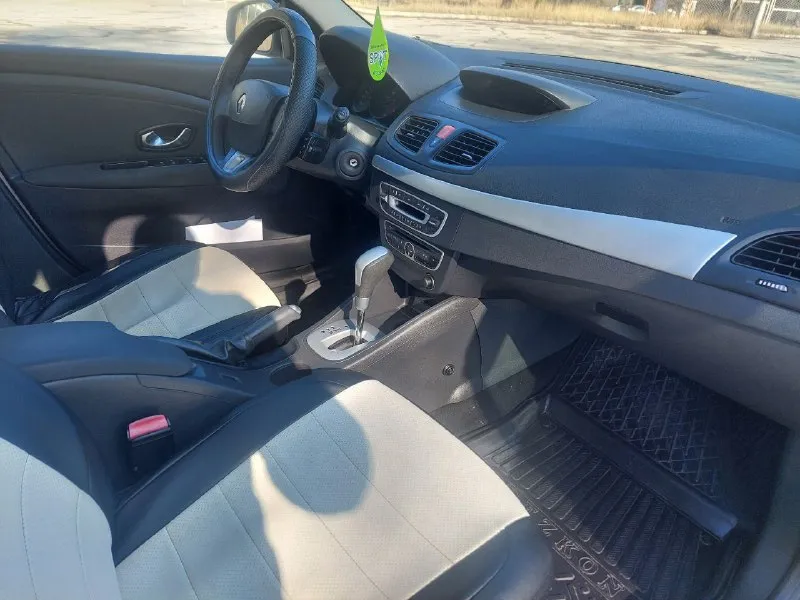 Цена 640.000тыс торг! продам рено флюренц. 2011г. в.мотор 1.6 бензин. коробка-автомат(обычный классический-!). (учет рф переоформление без проблем! техосмотр пройден!!! пробег 224.000т. км. кондиционер эл. стеклоподъемники, эл зеркала, подогрев сидений, музыка, борт компьютер, airbag. abs. мультируль, руль по высоте и вылету. стоит хорошая зимняя резина.2 комплекта колёс,2 комплекта ключей. цена 640.0000т. рублей. торг у капота возможна продажа в кредит! возможен обмен !!! автомобиль находится в городе донецк. по всем интересующим вопросам звоните: +79490510617 +79490510616 - фотография - 7