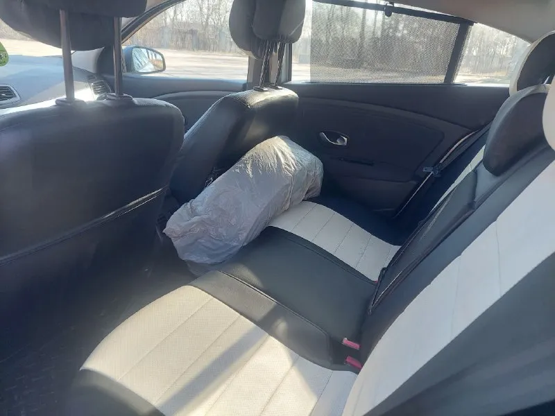 Цена 640.000тыс торг! продам рено флюренц. 2011г. в.мотор 1.6 бензин. коробка-автомат(обычный классический-!). (учет рф переоформление без проблем! техосмотр пройден!!! пробег 224.000т. км. кондиционер эл. стеклоподъемники, эл зеркала, подогрев сидений, музыка, борт компьютер, airbag. abs. мультируль, руль по высоте и вылету. стоит хорошая зимняя резина.2 комплекта колёс,2 комплекта ключей. цена 640.0000т. рублей. торг у капота возможна продажа в кредит! возможен обмен !!! автомобиль находится в городе донецк. по всем интересующим вопросам звоните: +79490510617 +79490510616 - фотография - 8