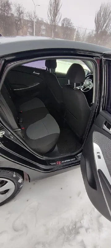 Hyundai solaris 2013г 1,6 механика 186т км авто в отличном состоянии. 4 стеклоподъёмника, электро зеркала, обогрев зеркал, сидений и лобового стекла. технически состояние хорошее без нюансов. полностью обслужен, сцепления новое, новый грм, свежий акб, кондиционер. прозрачная история, зелёная автотека, в заводском окрасе без дтп, сигнализация, магнитола, камера заднего вида. автомобиль полностью обслужен. сел и поехал. я хозяин переоформление в любом виде. 800000 руб торг. +79493409187 📞 звоните: +7(949)3409187 - фотография - 6