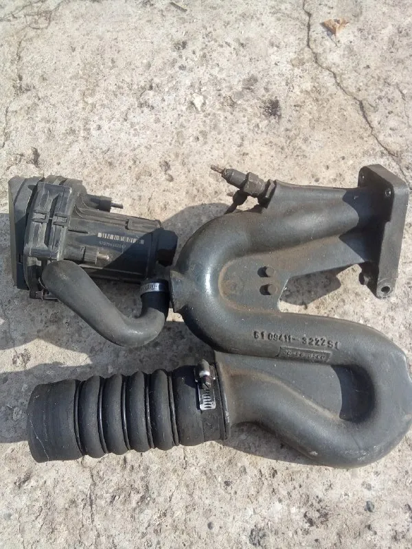 Продам:1.нагнетатель дополнительного воздуха pierburg. оригинал. хорошее состояние. цена-2000р. 2.патрубок интеркуллера на man. отличное состояние-5000р. 3.фонари задние светодиодные неоновые техавтосвет уаз хантер led-neon под гелендваген, а так же газ, маз, урал. новые!цена за оба-3500р. (на фото цена на озоне за 1шт). все вопросы в л/с или ро тлф. +79496587449(миранда) 📞 звоните: +7(949)6587449 - фотография - 3