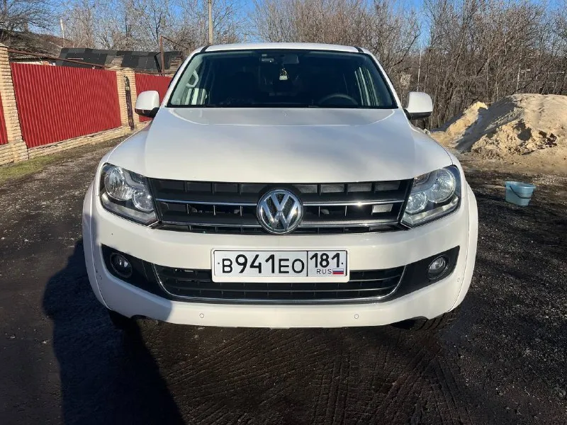 Продам volkswagen amarok 2013 года выпуска, комплектации sochi edition, с автосалона выехал в 2014 году. пробег 158000 тыс. км. 2 литра л. с.), кпп механика. автомобиль находится в отличном состоянии как по кузову так и по технике, в салоне как новый. пробег 100% родной. я второй собственник (вписан в птс), выезжал не часто, третья машина в семье, гаражное гранение, грузов не видел, бездорожье не видел, эксплуатируется бережно и с любовью, передняя часть в бронепленке, штатная вебасто (как с брелка, так и с салона), 5 тыс. назад был обслужен (ремень грм, помпа, ролики, масла: мотор, коробка, раздатка, редуктор и мост). летняя резина в комплекте, в отличном состоянии. рама в идеальном состоянии (без корозии), вин читается. кузов отполирован. документы кристально чистые. обоснованный торг приветствуется. территориально город алчевск. цена 2390000 🍋. обоснованный торг приветствуется. телефон для связи +79591978623 📞 звоните: +7(959)1978623 - фотография - 4