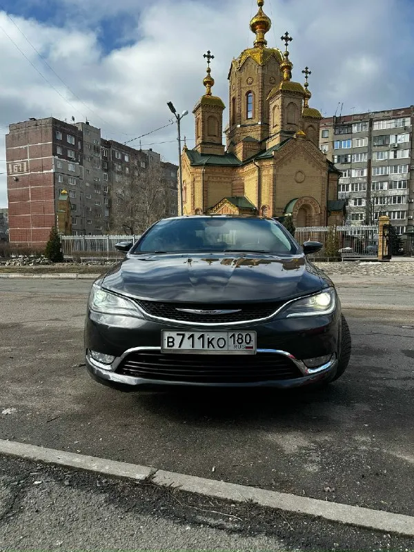 Крайслер 200с 2.4(миллионник). айсин 9 скоростей. машина в хорошем состоянии. двигатель полностью обслужен и откапитален. заказ наряд и фото присутствуют. все масла фильтра и тд поменяно. ходовка мячик. все поменяно. автомобиль полностью обслужен. 19 оригинальные диски 2 комплекта колес. по комплектации. оригинал алпайн. с сабвуфером. голосовой помощник и управление автомобилем с телефона. 2х зонный мультируль. 2ух зонный климат. понарама с люком. память сидений. без ключевой доступ. с автозапуском. кожаный салон. обдув и подогрев сидений. подогрев руля. пробег подвержен по всем блокам. машинка выглядит очень достойно. это лучшее что можно найти за эти деньги. звоните подробнее расскажу.1.350₽ +79495213387 📞 звоните: +7(949)5213387 - фотография - 5