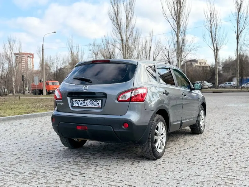 Nissan qashqai 2012 года 🚗 основные характеристики: - марка/модель: nissan qashqai - год выпуска: 2012 - двигатель: 1.6 (бензин) - коробка передач: автомат - пробег: 160,000 км - состояние: не бит, все стекла заводские описание ухоженный семейный автомобиль в отличном состоянии. все расходники заменены, вложений не требует. два ключа и сервисные книжки в комплекте. преимущества - 🟢 юридически чист — без обременений и забот - 🚗 полностью исправен и готов к немедленному использованию - 🩴 возможен обмен на другой автомобиль - 💳 удобное оформление в кредит — ваша мечта ближе, чем вы думаете! цена 💰 цена: 935,000 рублей (торг возможен!) контакты 📞 связь: - 📱 +7 (949) 910-02-20 - 📱 +7 (909) 408-88-98 - 📱 доступен в telegram и whatsapp 📲 tg: @ivan1293 📞 звоните: +7(949)9100220 - фотография - 6