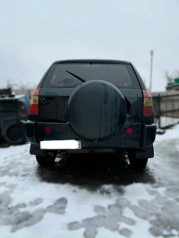 Продам chery tiggo t11 2007 года. объем двигателя 2,4. пробег 180276 тыс. км. машина в хорошем состоянии, гнили нет, кузов полностью в заводском металле, ходовая исправна, мотор работает хорошо, новый аккумулятор, 4 электростеклоподъёмника, гидроусилитель руля, печка греет хорошо, чистый, ухоженный, не прокуренный салон, на полном боевом ходу, заводится в любой мороз. продаю за ненадобностью(купил другую). цена 400к₽ вопросы по телефону. феникс +79494033256 миранда +79496792723 📞 звоните: +7(949)4033256 - фотография - 3