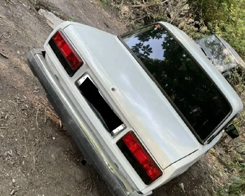 Продам ваз 2107 год выпуска 2006 инжектор на 5+ коробка 5 ступка на 5+ ходовка на 5 по электрике все работает стоит хороший свет стоит музыка 🎵 уселитель на колонки. по авто много чего с делано по документам стс птс договор авто на учете авто находится в макеевке цена 155 торг +7 949 077 0273 связь миранда также телеграмм, ,, 📞 звоните: +7(949)0770273 - фотография - 2