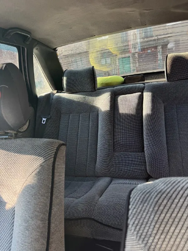 Продам volkswagen passat b3 gl. 1990г. пробег 449000 км. двигатель- бензин, 1.8. 107л. с. кпп - механика, 5-ти ступка бралась как первая машина. на полном ходу. машина в возрасте, подуставшая, но не сдаётся. довольно резвая для своих лет. резина зимняя. салон не прокуренный. имеются возрастные дефекты торпеды и кузова. коробка работает на отлично. установлена андроид магнитола, с камерой заднего вида. новый аккумулятор. стекла без трещин. гур. электро-стеклоподъёмники всех дверей. машина ежедневно на ходу. документы чистые. штрафов, запретов нет. переоформление без проблем. авто в горловке. цена 180т. торг у капота. тел. +79493307723 📞 звоните: +7(949)3307723 - фотография - 6