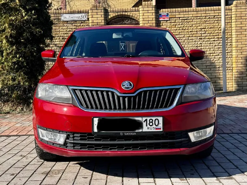 Продам skoda rapid 2015 г. родной пробег 128 000 км объем двигателя 1.4 tsi коробка автомат самая максимальная комплектация круизконтроль кондиционер подогрев сидений переднего заднего стекла два комплекта ключей сервис наки книжки гаражная хранение ходовая двигатель все в отличном состоянии полностью все обслужива ная цена 1 000 000 руб. телефон +7 949 445 72 18 - фотография - 5