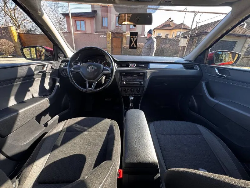 Продам skoda rapid 2015 г. родной пробег 128 000 км объем двигателя 1.4 tsi коробка автомат самая максимальная комплектация круизконтроль кондиционер подогрев сидений переднего заднего стекла два комплекта ключей сервис наки книжки гаражная хранение ходовая двигатель все в отличном состоянии полностью все обслужива ная цена 1 000 000 руб. телефон +7 949 445 72 18 - фотография - 9