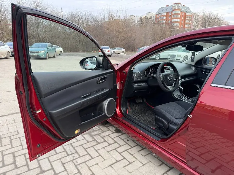 Мазда 6 2008 г. 2 литра 147 л/с автомат автомобиль в отличном состоянии для своего возраста, без гнили и рыжиков, машина южная, мотор работает ровно, не троит, автомат переключает отлично, подвеска без посторонних стуков, кондей работает, парктроник перед и зад, камера заднего вида, сигнализация с автозапуском, мульти руль, круиз контроль, резина свежая липучка, почти в заводском окрасе, несколько крашеных элементов, мелки сколы, царапины имеются в силу возраста! цена 850 торг не большой! машина на данный момент в ростове, пригоню в днр по договоренности! +79286261224 - фотография - 10