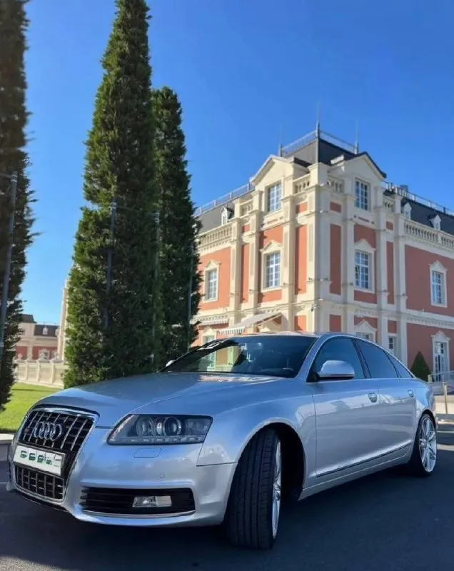 Audi а6 с6 рестайлинг, 2008г. состояние около идеальное для своих лет. была сделана полировка и керамика, полностью отреставрировал фары, поменял линзы на самые мощные. светит бомба. люк работает, потолок и стойки перешиты в черную алькантару, музыка bose. кожаный салон. в хорошем состоянии. стоит контрактный двигатель ccde 220 сил. почистили радиатор, стоит контрактный генератор, стоит контрактный бензонасос и тд. заменили масло в коробке. все документы на работы, двигатель на руках. цена 1.100. торг! писать в телеграмм + 7 949 811 53 19 📞 звоните: +7(949)8115319 - фотография - 1