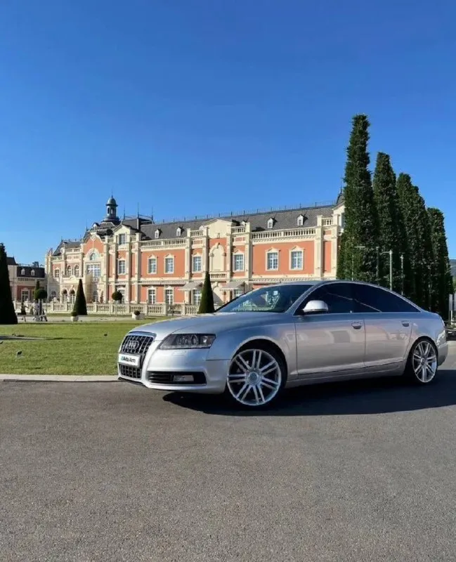 Audi а6 с6 рестайлинг, 2008г. состояние около идеальное для своих лет. была сделана полировка и керамика, полностью отреставрировал фары, поменял линзы на самые мощные. светит бомба. люк работает, потолок и стойки перешиты в черную алькантару, музыка bose. кожаный салон. в хорошем состоянии. стоит контрактный двигатель ccde 220 сил. почистили радиатор, стоит контрактный генератор, стоит контрактный бензонасос и тд. заменили масло в коробке. все документы на работы, двигатель на руках. цена 1.100. торг! писать в телеграмм + 7 949 811 53 19 📞 звоните: +7(949)8115319 - фотография - 3
