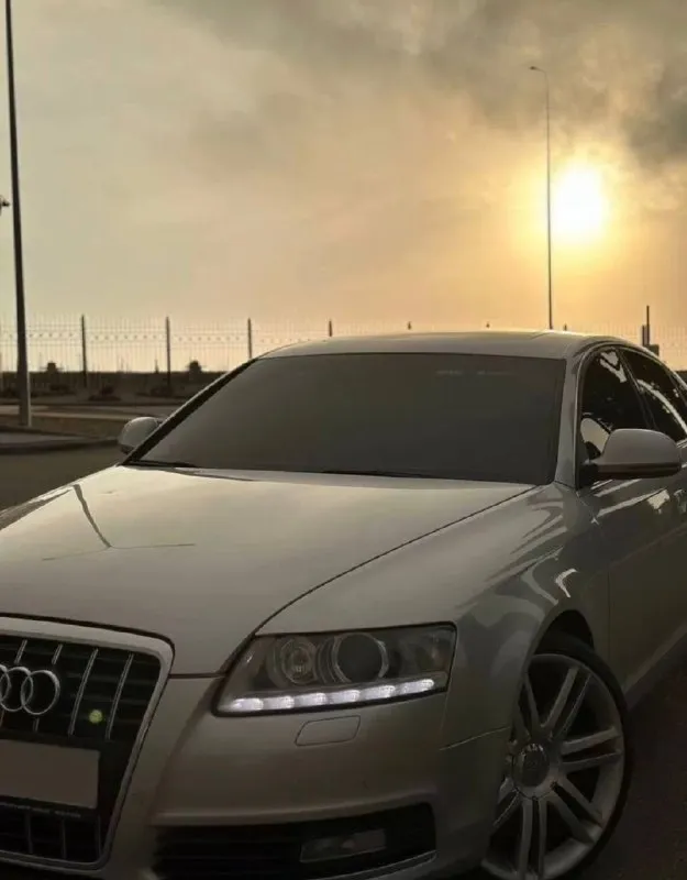 Audi а6 с6 рестайлинг, 2008г. состояние около идеальное для своих лет. была сделана полировка и керамика, полностью отреставрировал фары, поменял линзы на самые мощные. светит бомба. люк работает, потолок и стойки перешиты в черную алькантару, музыка bose. кожаный салон. в хорошем состоянии. стоит контрактный двигатель ccde 220 сил. почистили радиатор, стоит контрактный генератор, стоит контрактный бензонасос и тд. заменили масло в коробке. все документы на работы, двигатель на руках. цена 1.100. торг! писать в телеграмм + 7 949 811 53 19 📞 звоните: +7(949)8115319 - фотография - 5