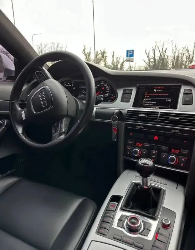 Audi а6 с6 рестайлинг, 2008г. состояние около идеальное для своих лет. была сделана полировка и керамика, полностью отреставрировал фары, поменял линзы на самые мощные. светит бомба. люк работает, потолок и стойки перешиты в черную алькантару, музыка bose. кожаный салон. в хорошем состоянии. стоит контрактный двигатель ccde 220 сил. почистили радиатор, стоит контрактный генератор, стоит контрактный бензонасос и тд. заменили масло в коробке. все документы на работы, двигатель на руках. цена 1.100. торг! писать в телеграмм + 7 949 811 53 19 📞 звоните: +7(949)8115319 - фотография - 7