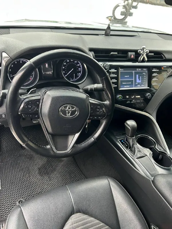 Toyota camry 70 2019 год выпуск объем двигателя 2.5л бензин цвет:серебристый металлик. родной пробег - 131 тыс. км. автомобиль весь обслуженный и очень ухоженный. 2 хозяин. птс оригинал. стёкла все родные. 2 ключа. капот, бампер и все зоны риска обтянуты бронепленкой. машина полностью обесшумлена, была произведена замена штатной акустики. регулярное прохождение то. произведенена замена передних стоек, опорных подшипников, пыльников и отбойников. ходовая в идеальном состоянии автомобиль готов к любым проверкам!!! по комплектации : -автоматический дальний свет -адаптивный круиз контроль - удержание в полосе - датчик столкновения, - датчик света -датчик давления в шинах. - комплект летний резины r19 оригинал все вопросы по телефону цена 2,8 млн, торг телефон +79493342808. - фотография - 5
