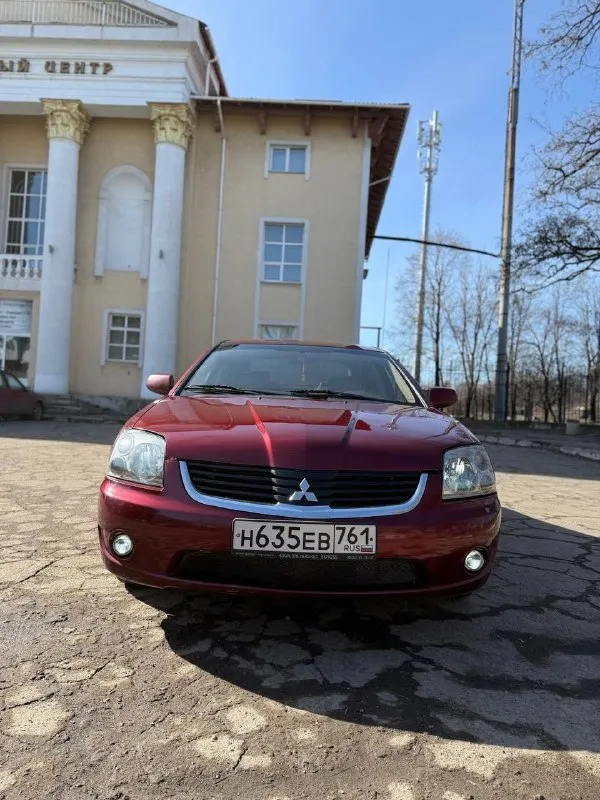 Продам mitsubishi galant 2007 года. пробег 243000. двигатель 2.4. газ/бензин коробка надёжная полноценный автомат, масло в двигателе и коробке поменяно. автомобиль технически исправен, двигатель масло не жрёт от слова совсем, коробка работает в штатном режиме, заменена тормозная жидкость, антифриз, грм поменян 15000 назад, в прошлом году заменён компрессор кондиционера, промывка системы кондиционера, замена обоих радиаторов, стартера. из недавнего: практически новая передняя подвеска. заменены: передние пружины, опорные подшипники, наружные шруза, шаровые, тормозные диски и колодки, рулевые наконечники, рулевые тяги, тяги стабилизатора, втулки стабилизатора. печка греет хорошо, кондиционер холодит. хороший свет, хорошая музыка с камерой заднего вида, регистратор, хорошая резина, кузов в хорошем состоянии для своих лет, пороги, днище в идеале, есть возрастная карозия на задних арках, не чего серьезного. документы в полном порядке. цену вижу 620000 небольшой торг. возможен обмен. осмотр донецк 79493016365 - фотография - 3