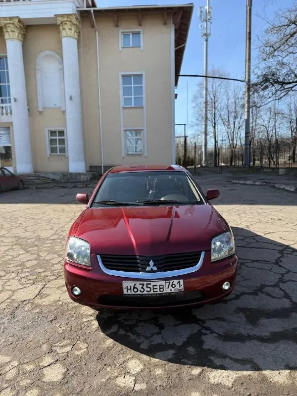 Продам mitsubishi galant 2007 года. пробег 243000. двигатель 2.4. газ/бензин коробка надёжная полноценный автомат, масло в двигателе и коробке поменяно. автомобиль технически исправен, двигатель масло не жрёт от слова совсем, коробка работает в штатном режиме, заменена тормозная жидкость, антифриз, грм поменян 15000 назад, в прошлом году заменён компрессор кондиционера, промывка системы кондиционера, замена обоих радиаторов, стартера. из недавнего: практически новая передняя подвеска. заменены: передние пружины, опорные подшипники, наружные шруза, шаровые, тормозные диски и колодки, рулевые наконечники, рулевые тяги, тяги стабилизатора, втулки стабилизатора. печка греет хорошо, кондиционер холодит. хороший свет, хорошая музыка с камерой заднего вида, регистратор, хорошая резина, кузов в хорошем состоянии для своих лет, пороги, днище в идеале, есть возрастная карозия на задних арках, не чего серьезного. документы в полном порядке. цену вижу 620000 небольшой торг. возможен обмен. осмотр донецк 79493016365 - фотография - 4