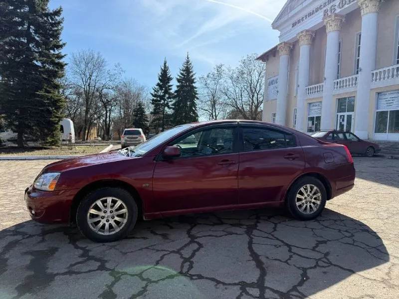 Продам mitsubishi galant 2007 года. пробег 243000. двигатель 2.4. газ/бензин коробка надёжная полноценный автомат, масло в двигателе и коробке поменяно. автомобиль технически исправен, двигатель масло не жрёт от слова совсем, коробка работает в штатном режиме, заменена тормозная жидкость, антифриз, грм поменян 15000 назад, в прошлом году заменён компрессор кондиционера, промывка системы кондиционера, замена обоих радиаторов, стартера. из недавнего: практически новая передняя подвеска. заменены: передние пружины, опорные подшипники, наружные шруза, шаровые, тормозные диски и колодки, рулевые наконечники, рулевые тяги, тяги стабилизатора, втулки стабилизатора. печка греет хорошо, кондиционер холодит. хороший свет, хорошая музыка с камерой заднего вида, регистратор, хорошая резина, кузов в хорошем состоянии для своих лет, пороги, днище в идеале, есть возрастная карозия на задних арках, не чего серьезного. документы в полном порядке. цену вижу 620000 небольшой торг. возможен обмен. осмотр донецк 79493016365 - фотография - 5