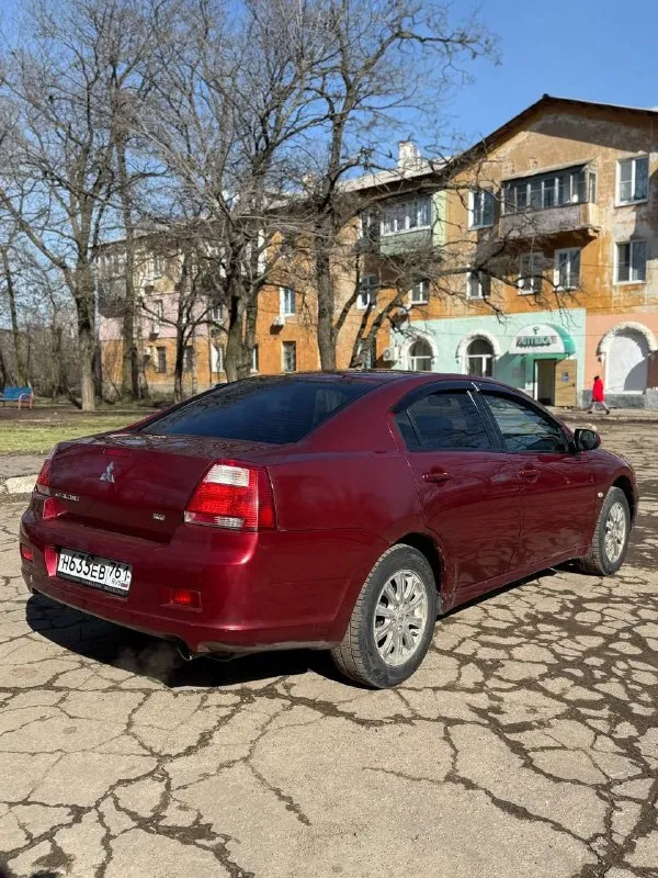 Продам mitsubishi galant 2007 года. пробег 243000. двигатель 2.4. газ/бензин коробка надёжная полноценный автомат, масло в двигателе и коробке поменяно. автомобиль технически исправен, двигатель масло не жрёт от слова совсем, коробка работает в штатном режиме, заменена тормозная жидкость, антифриз, грм поменян 15000 назад, в прошлом году заменён компрессор кондиционера, промывка системы кондиционера, замена обоих радиаторов, стартера. из недавнего: практически новая передняя подвеска. заменены: передние пружины, опорные подшипники, наружные шруза, шаровые, тормозные диски и колодки, рулевые наконечники, рулевые тяги, тяги стабилизатора, втулки стабилизатора. печка греет хорошо, кондиционер холодит. хороший свет, хорошая музыка с камерой заднего вида, регистратор, хорошая резина, кузов в хорошем состоянии для своих лет, пороги, днище в идеале, есть возрастная карозия на задних арках, не чего серьезного. документы в полном порядке. цену вижу 620000 небольшой торг. возможен обмен. осмотр донецк 79493016365 - фотография - 7