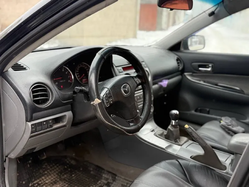 Продам mazda 6 ❗️цена 315.000❗️ год 2003 1.8 мкпп документы чистые, любое оформление. по комплектации; климат контроль, эл зеркала, мультируль, хорошо играет музыка, зимняя резина, новый стартер. есть косяки по кузову. осмотр макеевка смотрите рынок, не питайте иллюзий, авто не в идеале +79498391422, , , 📞 звоните: +7(949)8391422 - фотография - 7