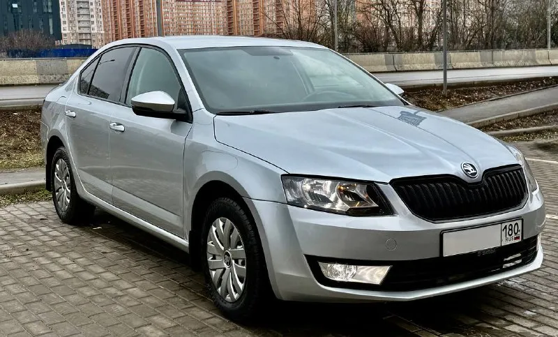 Skoda octavia a7 2014 год 1.6 mpi 110 л. с механика автомобиль в собственности хозяин по документам! автомобиль обслужен все то по регламенту каждые 7 тыс км, вложений не каких не требуется! по кузову в отличном состоянии без вмятин без царапин без сколов! салон чист ухоженный не прокуренный! по электрики все исправно работает каждая лампочка, техосмотр есть готова на переформление в гибдд сразу! срочно все вопросы по телефону звонить в любое время цена 985 000 тыс руб +7949-401-03-58 телеграм на этом номере есть 📞 звоните: +7(949)4010358 - фотография - 3