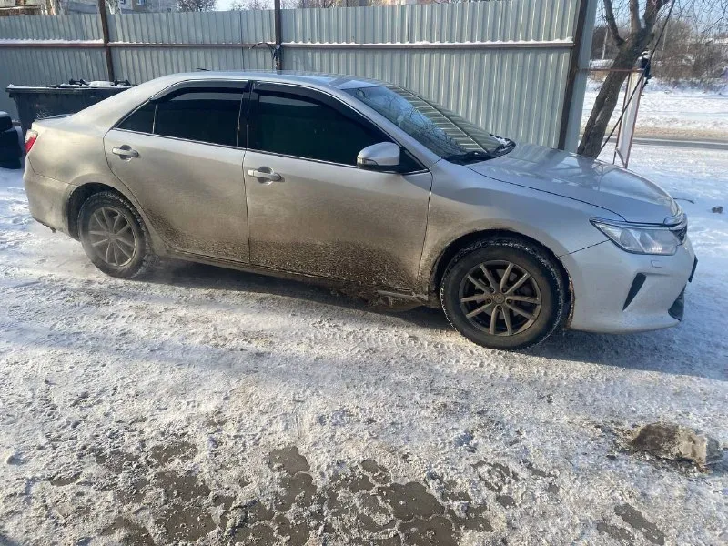 Продам toyota camry 50, 2013 год, ат 2.5 л. 181л. с. пробег 263.000 км. чистый европеец, делал хорошую шумоизоляцию, новые тормозные диски, датчик дождя, музыка играет четко, новые задние стойки, стоит хорошая led - оптика, 3 ключа, цепь грм поменяна, двигатель работает хорошо, ходовая обслужена, диски r19, резина стоит continental, есть комплект зимней резины, на дисках r16, сейчас стоит, в машине никогда не курили, машина находиться в мариуполе, продажа из за покупки нового автомобиля, обмен не интересует, цена 1🍋370 р. , торг реальному покупателю у капота, все вопросы по телефону +79497048102 - фотография - 10