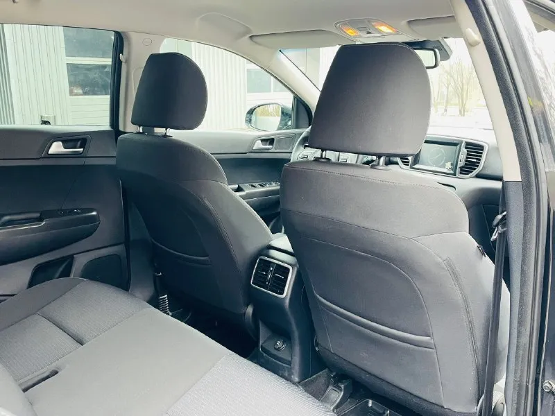 В продаже автомобиль kia sportage 2018
Автомобиль в идеальном состоянии как внешне так и технически автомобиль
Не бит не крашен, 100% никаких вложений
Не требует, двигатель работает идеально без шумно, коробка работает изумительно, по ходовой части как новая, под капотом все сухо без каких либо подтеков, по электрике норм
Работает все до единой кнопочки все
Комплектации elegance все для комфорта
Автотека вся зеленая одна собственница 👵
Бережная эксплуатация крайне редкая
Любые проверки с вашей стороны приемлемо
По документам все кристально чисто любое оформление в мрео 🇷🇺

Двигатель: 2.0 (бензин)
Коробка: автомат assin
Год выпуска 2018
Цена: 1.835.000₽
Пробег: 125.000 км.
Таких авто единицы
Срочная продажа автомобиль супер !!!!
📱+7949 396 98 55 +7918 579 09 51 📱
Телеграмм ⬆️ ватсап ⬆️
📞 🇷🇺 Звоните: +7(918)5790951 - фотография - 10
