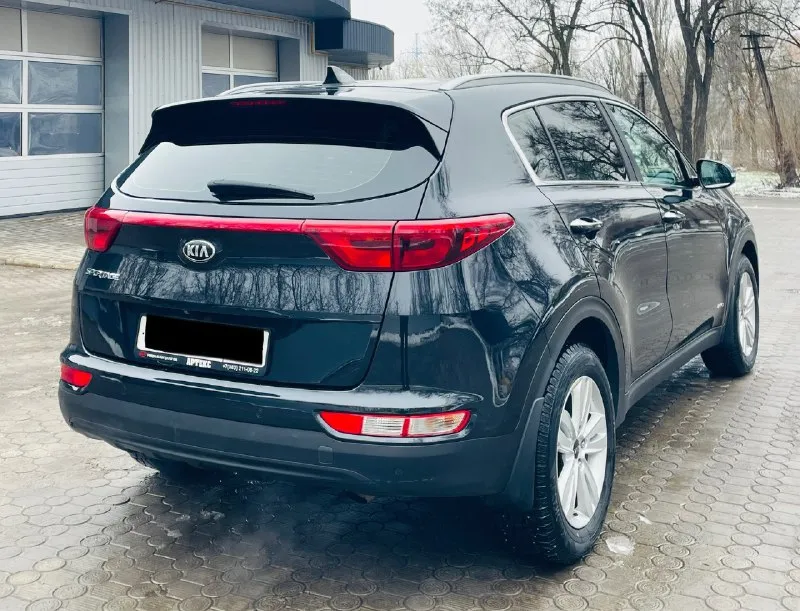 В продаже автомобиль kia sportage 2018
Автомобиль в идеальном состоянии как внешне так и технически автомобиль
Не бит не крашен, 100% никаких вложений
Не требует, двигатель работает идеально без шумно, коробка работает изумительно, по ходовой части как новая, под капотом все сухо без каких либо подтеков, по электрике норм
Работает все до единой кнопочки все
Комплектации elegance все для комфорта
Автотека вся зеленая одна собственница 👵
Бережная эксплуатация крайне редкая
Любые проверки с вашей стороны приемлемо
По документам все кристально чисто любое оформление в мрео 🇷🇺

Двигатель: 2.0 (бензин)
Коробка: автомат assin
Год выпуска 2018
Цена: 1.835.000₽
Пробег: 125.000 км.
Таких авто единицы
Срочная продажа автомобиль супер !!!!
📱+7949 396 98 55 +7918 579 09 51 📱
Телеграмм ⬆️ ватсап ⬆️
📞 🇷🇺 Звоните: +7(918)5790951 - фотография - 5
