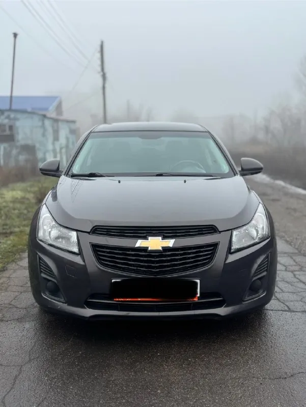 Продам chevrolet cruze ( chevrolet круз) 1.8 mt, 2013г мкпп. 🔥🔥🔥цена 790 т. р🔥🔥🔥 машина в отличном техническом состоянии, салон очень приятный, не зачуханый не прокурен. все стекла родные включая лобовое стекло. кузов хороший без рыжиков. машина в родном окрасе. ходовая полностью обслужена❗хорошая комплектация; кондиционер, подогревы сидений, зеркал, заднего лобового стекла, электростеклоподъемники, регулировка зеркал, сигнализация с автозапуском(starline), abs, esp, гур. стоит хорошая зимняя michelin r16, летняя резина в комплекте. юридически машина чистая г. антрацит звоните :+79595041461 📞 звоните: +7(959)5041461 - фотография - 2
