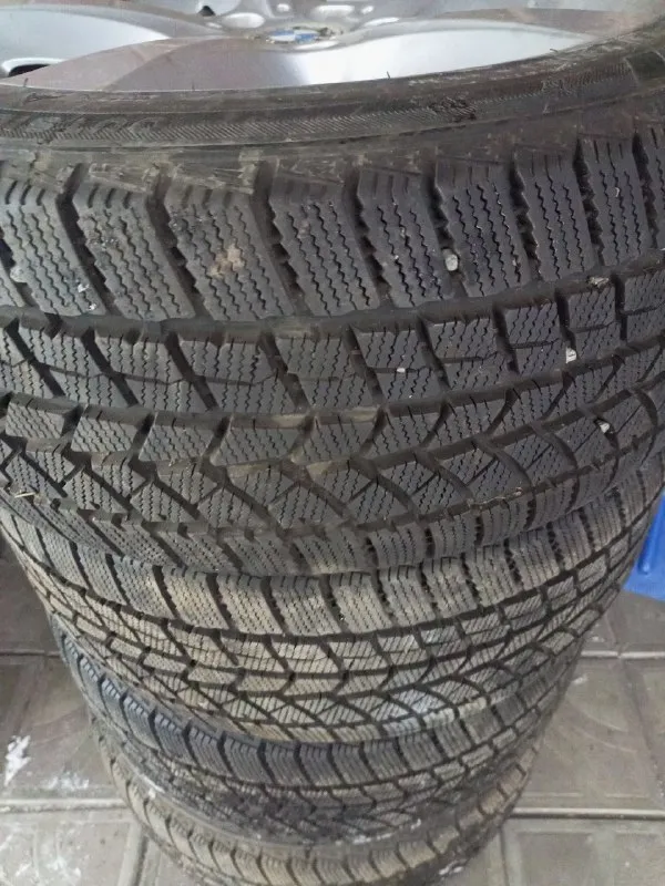 Продам 5*120*18, диски оригинальные bmw без изъянов, резина в состоянии новой, стояли на х5, +79494022340 📞 звоните: +7(949)4022340 - фотография - 2