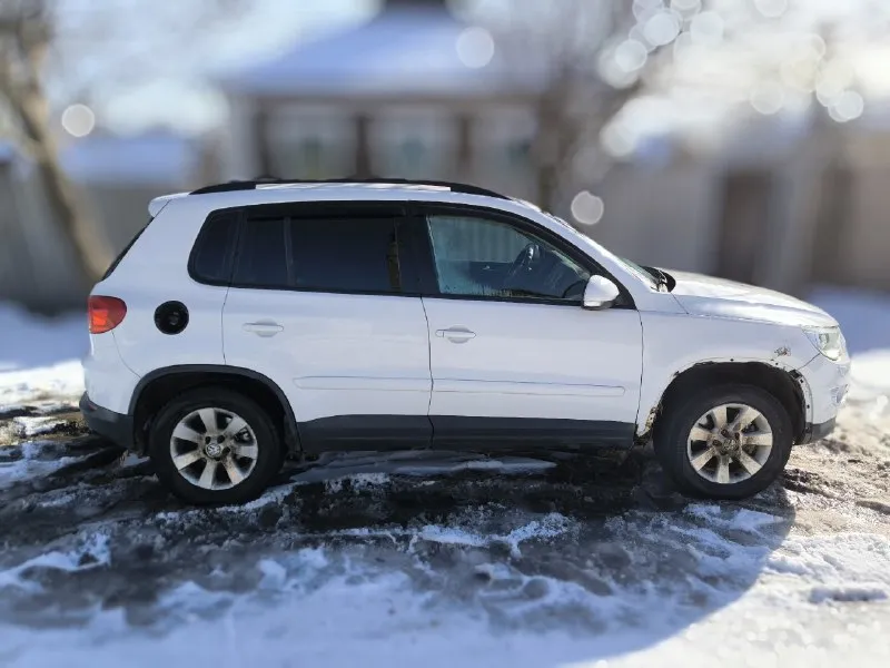 Продам volkswagen тигуан. 2010 год. 2.0 турбодизель. машина не новая, требует вложений. заводится, едет, тормозит. нет времени заниматься. продажа вместе с гос. номерами. 850.000р. торга нет. приехали, посмотрели, уехали на нëм или без него. продажа не срочная. алчевск. номер телефона только для того, чтоб договорится о встрече, не более. +7959-013-36-30(telegram) 📞 звоните: +7(959)0133630 - фотография - 4
