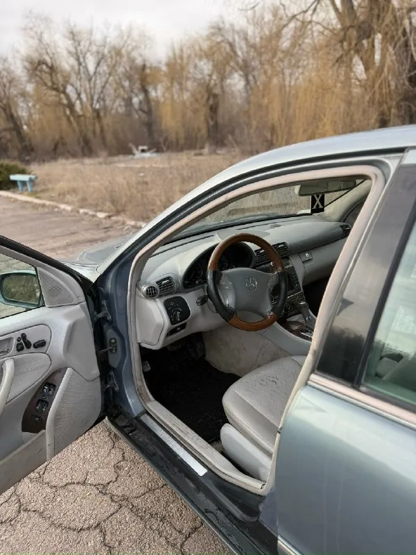 Продам mercedes c 280 полный привод, двигатель 2.8, год 2006, цена 500 000₽ хороший торг 🔥🔥🔥🔥🔥, все интересующие вопросы по телефону 📲 +7 (949) 382-64-21 📞 звоните: +7(949)3826421 - фотография - 6