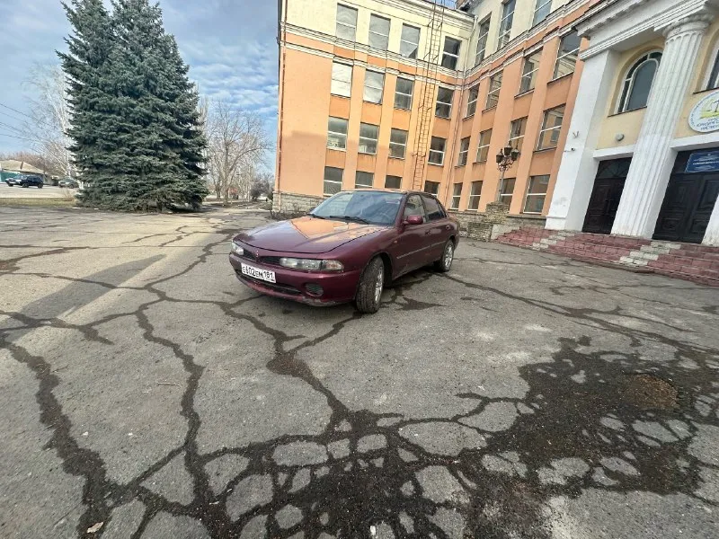 Продам mitsubishi galant куколка рождена в 1994 году , коробка без нареканий ходовка на 4 идеальная машина для новичка либо же под работу по документам времянка ездить можно до 29 года после переоформить цена жигулей 90тысяч рублей (торг на бензин) +7 959 563-87-12 📞 звоните: +7(959)5638712 - фотография - 5