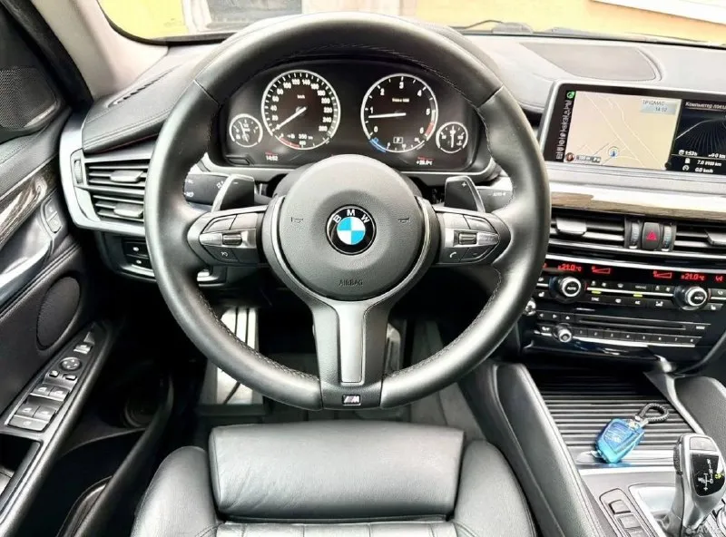 Bmw x6 f16 30d ✅ официальный (куплен у дилера в рф) ✅заводской м-пакет ✅2 собственника (я второй) ✅год выпуска 2015 ✅двигатель 3.0д (249лс) ✅коробка обычный автомат ✅оригинальный пробег 163.000 ✅полный привод ✅богатая комплектация (harman/kardon, без ключевой доступ всех 4-х дверей, подогревы всех сидений, электропривод багажника с датчиком движения и тд) ✅идеальное внешнее и техническое состояние, без вложений, полностью обслужен. ✅косметический окрас двух элементов ✅фары в пленке ✅два комплекта резины с дисками r21 (лето) r19 (зима) резина зимняя новая. ✅два комплекта ключей осмотр в г. стаханов цена 3.620.000₽ • тел. +79592661330 если не дозвонились то пишите telegram, whatsapp) реальному покупателю торг 📞 звоните: +7(959)2661330 - фотография - 7