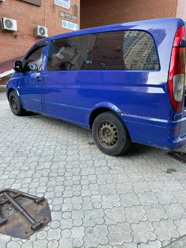 Продам mercedes вито год 2003, пассажир 8+1 автомобиль полностью в исправном состоянии, только сделано большое т. о по кузову имеются нюансы ( года берут свое ) звоните по телефону, все расскажу +79497325931 цена 550 тысяч 📞 звоните: +7(949)7325931 - фотография - 2