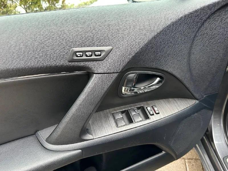 Продам toyota avensis 2010 год мотор 2.0 механика в самой максимальной и жирной комплектации лучше уже нет. . машина куплена при украине машина в отличном состоянии без вложений!! диски r18 на хорошей зимней резине. . панорамы память сидений, подогревы всего. . кожаный салон и много много другого. . технически машина в отличном состоянии кому нужен достойный автомобиль звоните за авто не стыдно цена 970.000 торг донецк +7 (949) 536-98-70 - фотография - 10