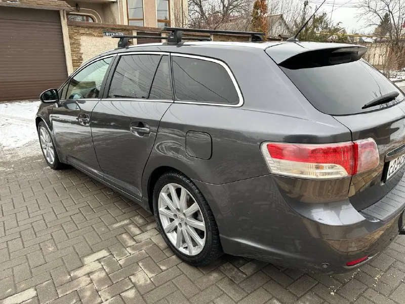 Продам toyota avensis 2010 год мотор 2.0 механика в самой максимальной и жирной комплектации лучше уже нет. . машина куплена при украине машина в отличном состоянии без вложений!! диски r18 на хорошей зимней резине. . панорамы память сидений, подогревы всего. . кожаный салон и много много другого. . технически машина в отличном состоянии кому нужен достойный автомобиль звоните за авто не стыдно цена 970.000 торг донецк +7 (949) 536-98-70 - фотография - 3