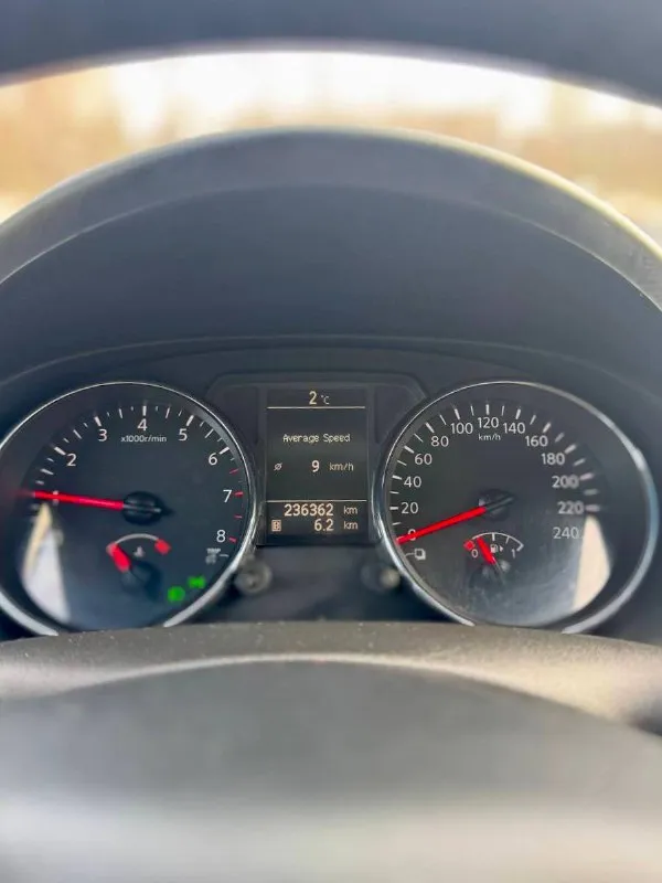 Продаю nissan qashqai 2013 года рестайлинг, 2.0 16v бензин, механика. пробег 236 362 км — оригинальный, один владелец, птс оригинал. кузов весь в заводской краске (белый перламутр), без дефектов и коррозии. двигатель mr20 надёжный, технически машина в хорошем состоянии. техосмотр пройден. мариуполь. цена 1.150.000 руб. для связи +7(949)9567088 📞 звоните: +7(949)9567088 - фотография - 7