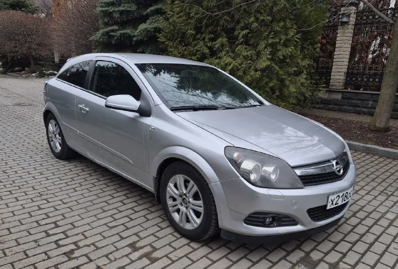 Opel astra gts - 2008 мотор 1.8 акпп - классический автомат пробег 230т. км состояние хорошее. сел и поехал. из недостатков- мелкие сколы по бамперам. документальных проблем нет - переоформление! осмотр в донецке цена 495т. р +79498384327 - фотография - 1