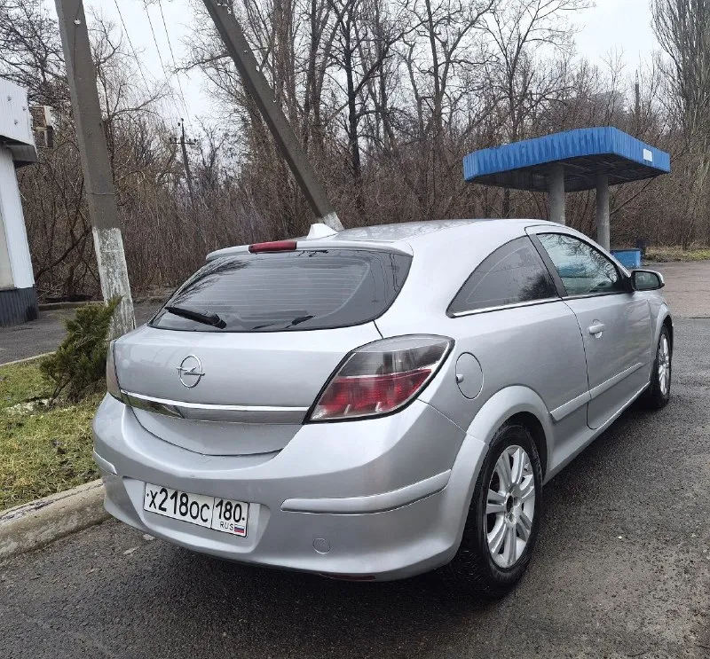 Opel astra gts - 2008 мотор 1.8 акпп - классический автомат пробег 230т. км состояние хорошее. сел и поехал. из недостатков- мелкие сколы по бамперам. документальных проблем нет - переоформление! осмотр в донецке цена 495т. р +79498384327 - фотография - 3