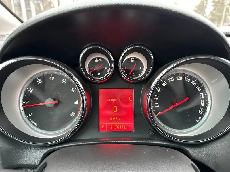 Opel astra j 1.6at 2013 218000км машина в отличном внешнем и техническом состоянии, максимальная ком... - фотография