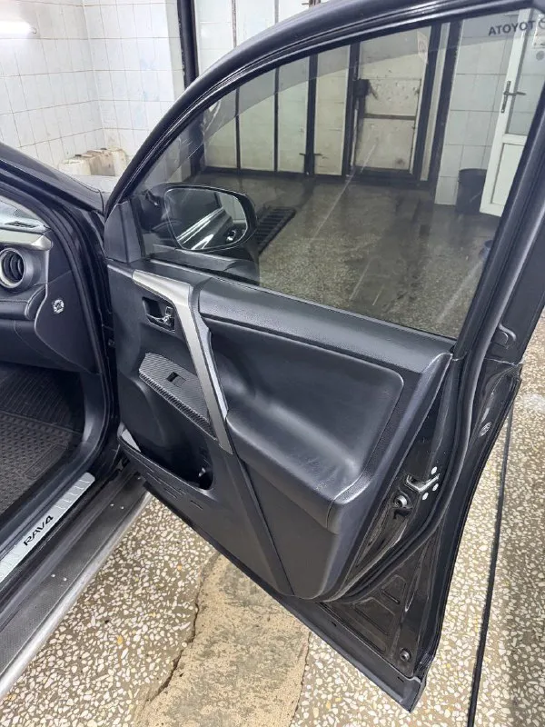 Марка автомобиля: toyota рав 4 год выпуска: 2013 пробег: 206302 км объем двигателя: 2.0 описание: продам рав4 2013 года я второй хозяин, птс оригинал машина вся в родном окрасе стекла все родные включая лобовое. покупал у официального дилера в кемерово. пробег 206300. на 200тыс поменял масло в акпп и двс. два комплекта колёс на литых дисках (зима, лето) владею 1.5 года. стоит сигнализация с автозапуском и обратной связью. двс и акпп на отлично, масло не употребляет. цена: 1970000 номер телефона: +79497934435 город: енакиево продавец: evgenang138 предложить пост | мы в вк | реклама 📞 звоните: +7(949)7934435 - фотография - 10