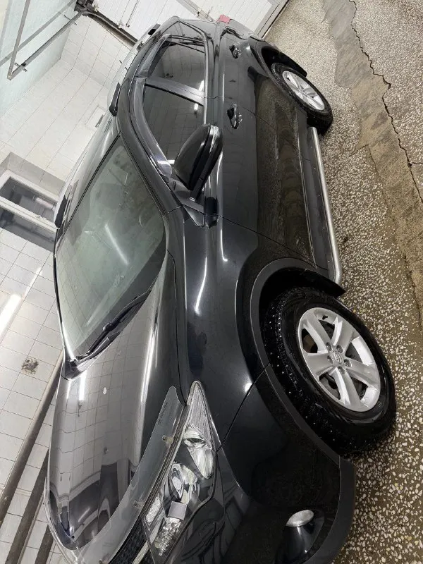 Марка автомобиля: toyota рав 4 год выпуска: 2013 пробег: 206302 км объем двигателя: 2.0 описание: продам рав4 2013 года я второй хозяин, птс оригинал машина вся в родном окрасе стекла все родные включая лобовое. покупал у официального дилера в кемерово. пробег 206300. на 200тыс поменял масло в акпп и двс. два комплекта колёс на литых дисках (зима, лето) владею 1.5 года. стоит сигнализация с автозапуском и обратной связью. двс и акпп на отлично, масло не употребляет. цена: 1970000 номер телефона: +79497934435 город: енакиево продавец: evgenang138 предложить пост | мы в вк | реклама 📞 звоните: +7(949)7934435 - фотография - 5