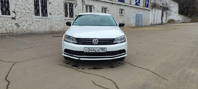 Продам volkswagen jetta 1.4tsi (150л/с) 2016 года выпуска пробег 124000 миль коробка автомат (aisin) автомобиль в родном окрасе. есть пару вмятин на порогах и нюансы по переднему бамперу. была произведена замена масла в двигателе и замена ремня и роликов грм. 2 комплекта резины я хозяин. енакиево цена 1200000₽ +79493570774 📲 tg: @se_pro87 📞 звоните: +7(949)3570774 - фотография - 2