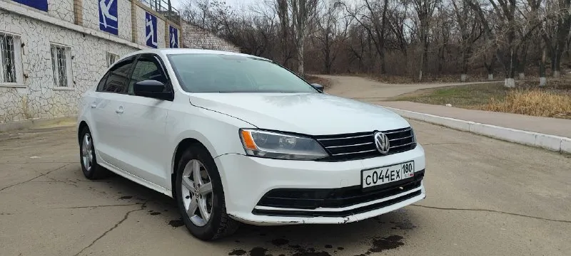 Продам volkswagen jetta 1.4tsi (150л/с) 2016 года выпуска пробег 124000 миль коробка автомат (aisin) автомобиль в родном окрасе. есть пару вмятин на порогах и нюансы по переднему бамперу. была произведена замена масла в двигателе и замена ремня и роликов грм. 2 комплекта резины я хозяин. енакиево цена 1200000₽ +79493570774 📲 tg: @se_pro87 📞 звоните: +7(949)3570774 - фотография - 3