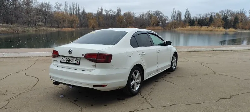Продам volkswagen jetta 1.4tsi (150л/с) 2016 года выпуска пробег 124000 миль коробка автомат (aisin) автомобиль в родном окрасе. есть пару вмятин на порогах и нюансы по переднему бамперу. была произведена замена масла в двигателе и замена ремня и роликов грм. 2 комплекта резины я хозяин. енакиево цена 1200000₽ +79493570774 📲 tg: @se_pro87 📞 звоните: +7(949)3570774 - фотография - 8