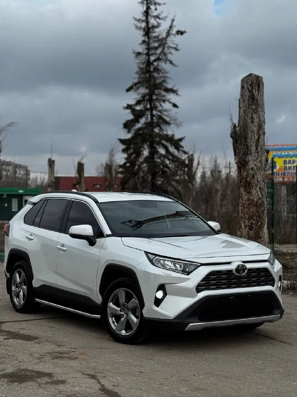 Toyota rav4, об 2.0 год 2020 полный привод свет белый жемчуг пробег 130 000 пробег автомобиль дилерс... - фотография