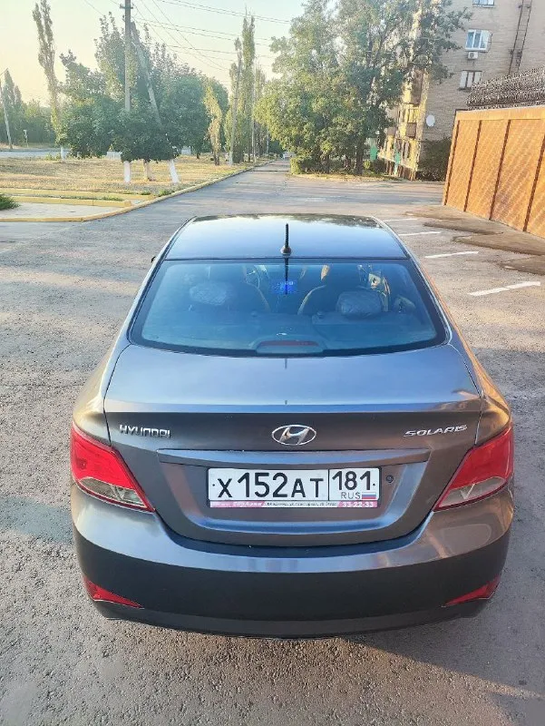 Hunday solaris 2015г- октябрь, двигатель 1.4 107л. с очень резвый, цепь новая, масло фильтра всё новое, кпп механика 5ст идеальная, по ходовой всё отлично, салон хороший, резина новая, с документами всё впорядке, собственник. машина в г. красный луч. цена 650т. р +79592625026 📞 звоните: +7(959)2625026 - фотография - 6