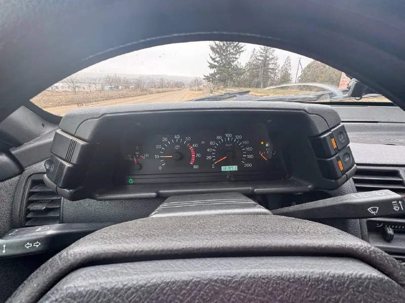 Продаю ваз 2111💥 предлагаю вашему вниманию автомобиль ваз 2111, 2005 года выпуска. двигатель объёмом 1,6 литра 16 клапанов, едет бодро. коробка передач — пятиступенчатая, работает без нареканий. автомобиль на местном учете 180, продажа с переоформлением. летом было переварено дно и пороги, а все четыре двери и днище дополнительно зашумованы. пороги и двери требуют подкраски. установлена простая аудиосистема с двумя динамиками, расположенными спереди. в салоне имеется центральный замок и два передних стеклоподъёмника, печка жарит. передняя подвеска оснащена новыми стойками в сборе от компании demfi комфорт, также заменены сайлентблоки. цена: 210 тысяч рублей с возможностью торга. автомобиль находится в докучаевске телефон для связи: +7 949 310-83-64. 📞 звоните: +7(949)3108364 - фотография - 8