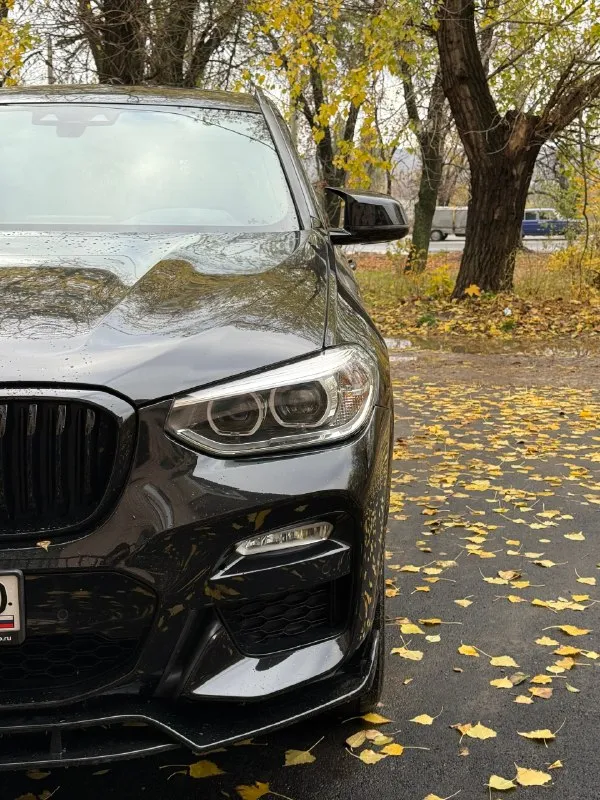 🔥🔥продам bmw x3 🔥🔥🔥 цена : 3.990.000✅✅✅ пробег 73000 км ✅ год : 2019✅ коробка : автоматическая ✅ обьем двигателя : 2.0 турбо бензин✅ полный привод x-drive✅ мощность : 252 л. с ✅ •климат-контроль 3-х зонный •круиз-контроль •электропривод зеркал •подогрев сидений •мультируль •электростеклоподьемники •датчик света •премиальная акустика harman kardon •подогрев руля •панорамная крыша •открытие багажника взмахом ноги •проекция •безключевой доступ •режими вождения •а так же множество других функций состояние автомобиля близко к новому, вся передняя часть в бронепленке, так же в бронепленке все зоны риска, покрыта керамикой, салон в идеальном состоянии, нету ни одной ошибки, авто обслужено, кого заинтересует авто звоните. обмены не предлагать !!!, я владелец авто !!! любое переоформление город : макеевка. ✅ телефон +79493629365. 📞 звоните: +7(949)3629365 - фотография - 2
