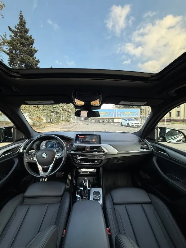 🔥🔥продам bmw x3 🔥🔥🔥 цена : 3.990.000✅✅✅ пробег 73000 км ✅ год : 2019✅ коробка : автоматическая ✅ обьем двигателя : 2.0 турбо бензин✅ полный привод x-drive✅ мощность : 252 л. с ✅ •климат-контроль 3-х зонный •круиз-контроль •электропривод зеркал •подогрев сидений •мультируль •электростеклоподьемники •датчик света •премиальная акустика harman kardon •подогрев руля •панорамная крыша •открытие багажника взмахом ноги •проекция •безключевой доступ •режими вождения •а так же множество других функций состояние автомобиля близко к новому, вся передняя часть в бронепленке, так же в бронепленке все зоны риска, покрыта керамикой, салон в идеальном состоянии, нету ни одной ошибки, авто обслужено, кого заинтересует авто звоните. обмены не предлагать !!!, я владелец авто !!! любое переоформление город : макеевка. ✅ телефон +79493629365. 📞 звоните: +7(949)3629365 - фотография - 8